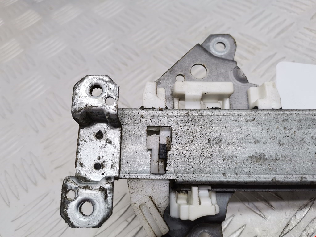 Стеклоподъемник задний левый NISSAN Navara II D22 1997-2004