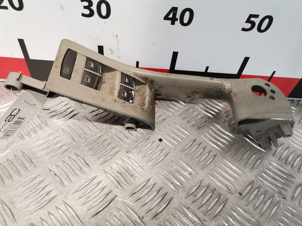 Блок управления стеклоподъемниками AUDI A8 D3 2003-2010