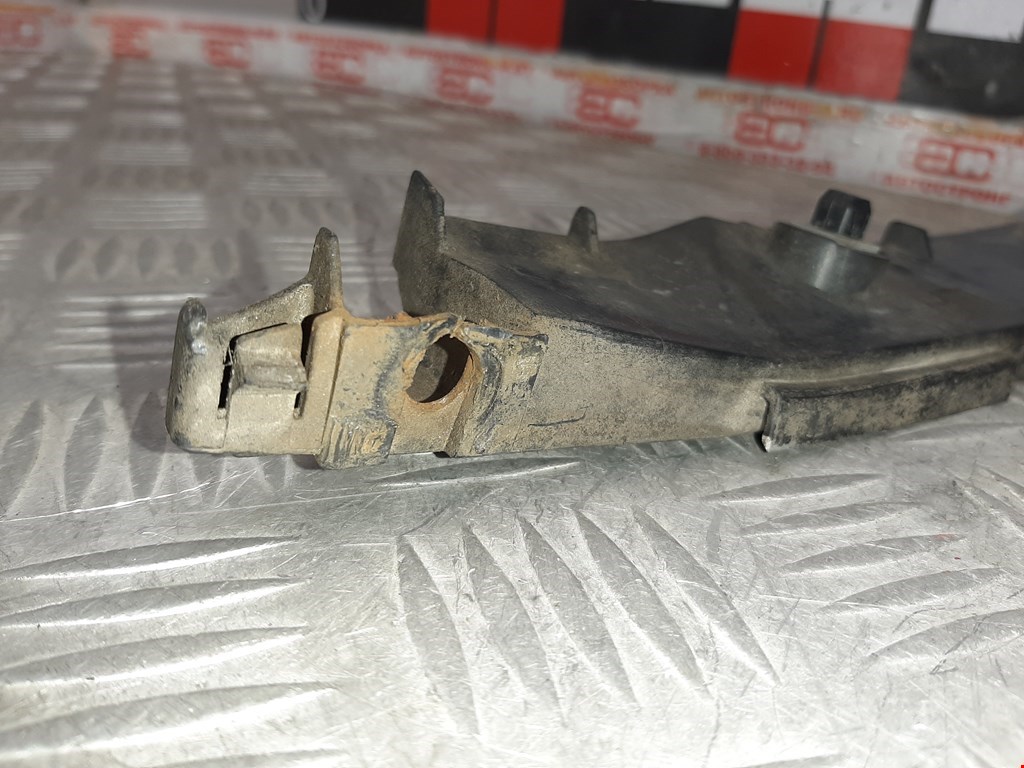 Кронштейн заднего бампера левый правый LEXUS RX 300\330\350\400H 2003-2009