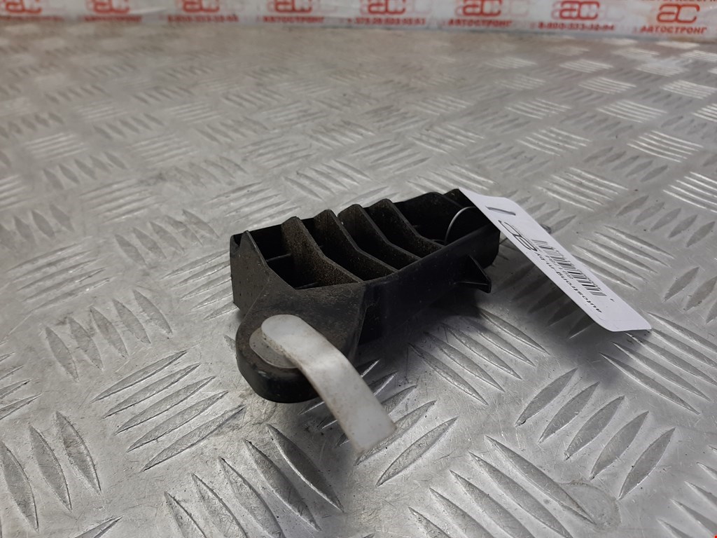 Кронштейн заднего бампера левый правый LEXUS RX 300\330\350\400H 2003-2009