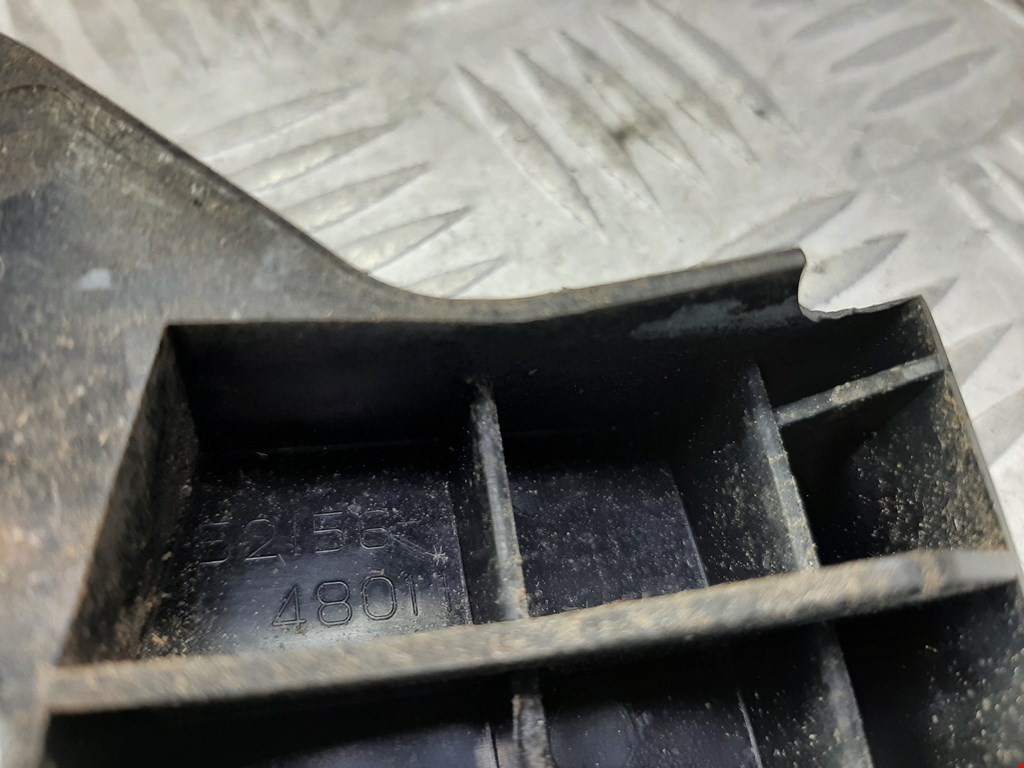 Кронштейн заднего бампера левый правый LEXUS RX 300\330\350\400H 2003-2009