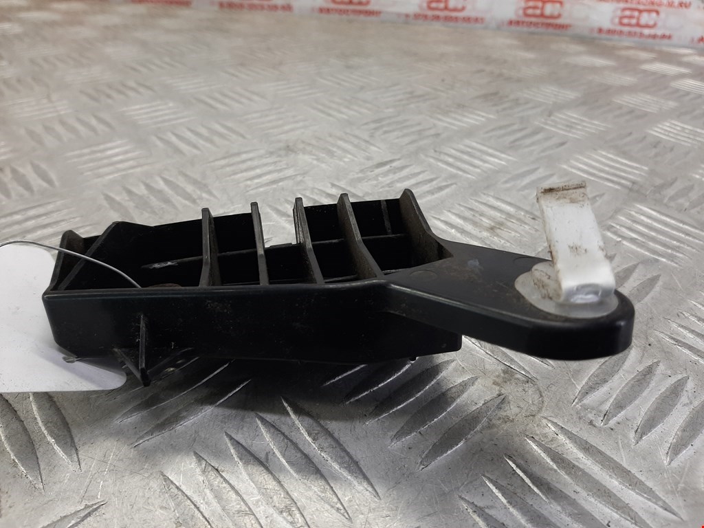 Кронштейн (крепление) заднего бампера правый Lexus RX 2 (XU30) (2003-2009)