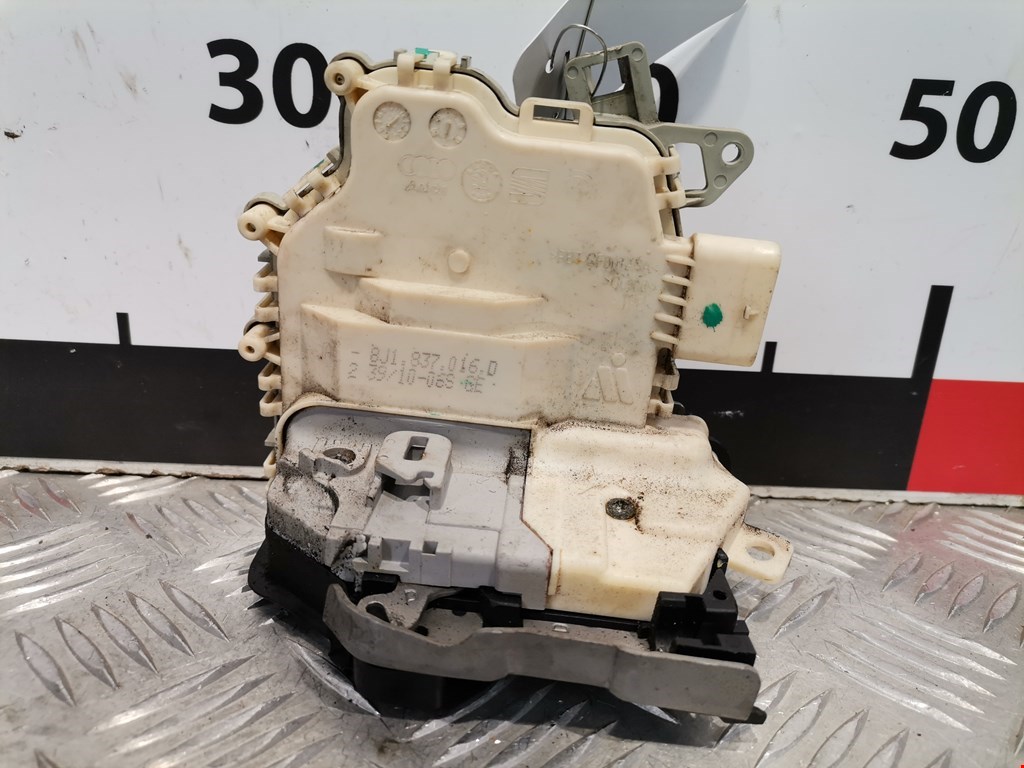 Замок двери передней правой Audi A5 8T (2007-2016)