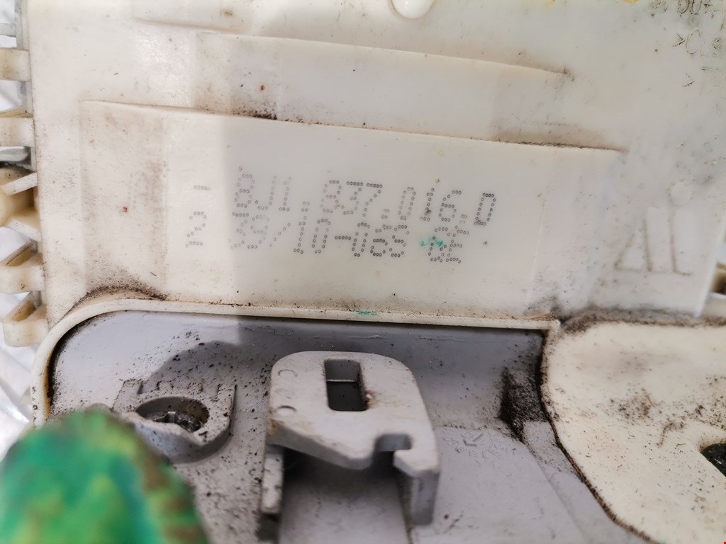 Замок двери передней правой AUDI A5 2007-2016