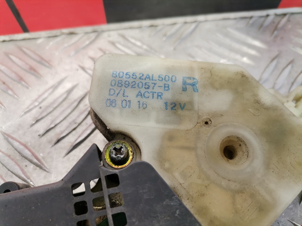 Замок двери передней правой INFINITI G G35 V35 2002-2007