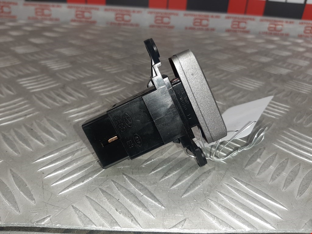 Кнопка аварийной сигнализации (аварийки) KIA Carens 1999-2002