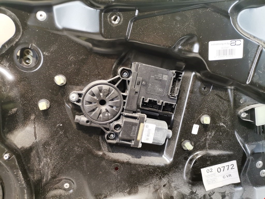 Стеклоподъемник передний правый VOLKSWAGEN Passat B7 2011-2015