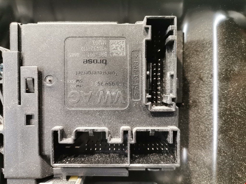 Стеклоподъемник передний правый VOLKSWAGEN Passat B7 2011-2015