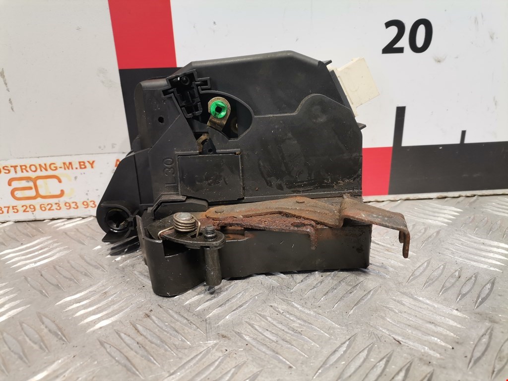 Замок двери передней правой LAND ROVER Range Rover 2002-2012