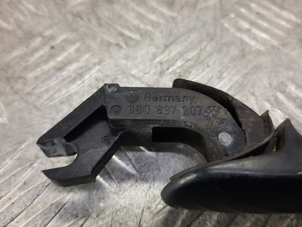 Ручка двери задней наружная правая VOLKSWAGEN Golf IV 1997-2003