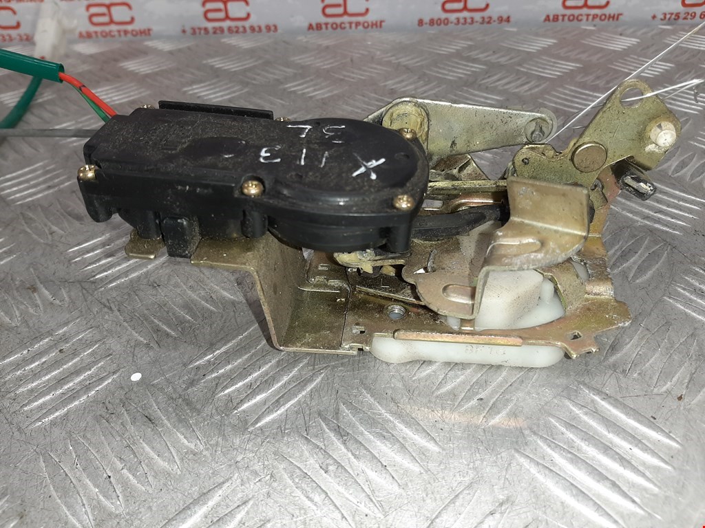 Замок двери задней левой MAZDA Demio DW 1996-2002