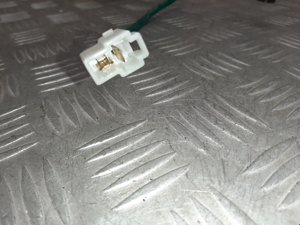 Замок двери задней левой MAZDA Demio DW 1996-2002