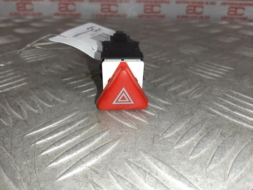 Кнопка аварийной сигнализации (аварийки) SKODA Fabia MK1 1999-2006