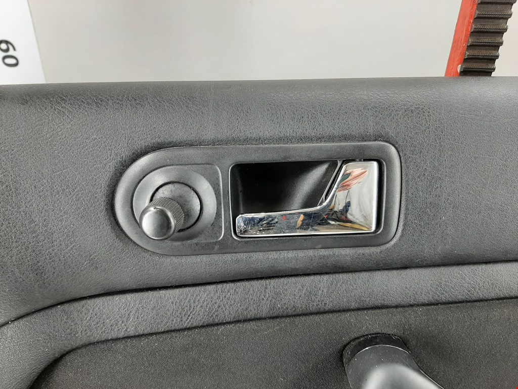 Дверь передняя правая VOLKSWAGEN Golf IV 1997-2003