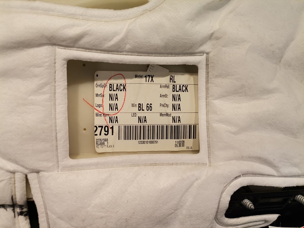 Обшивка двери задняя левая CHEVROLET Equinox 2009-2017