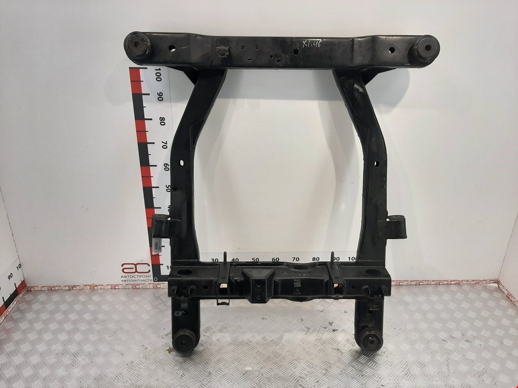 Балка передняя подрамник Kia Carnival (Sedona) 1 (UP/GQ) (1998-2006)