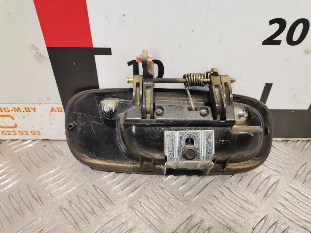 Ручка двери задней наружная левая DODGE Charger LX 2005-2010