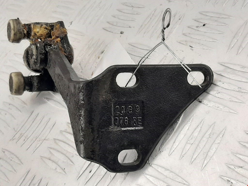 Ролик двери сдвижной (левый/правый средний верхний/нижний) VOLKSWAGEN Crafter 2006-2016