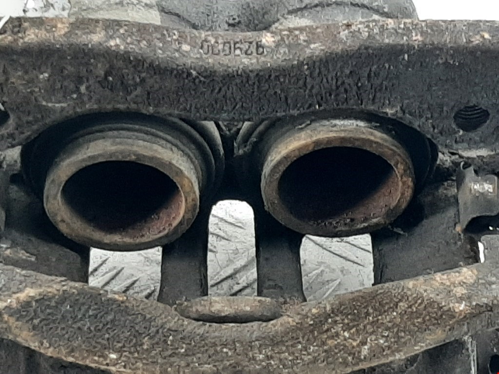 Суппорт передний правый VOLKSWAGEN Crafter 2006-2016