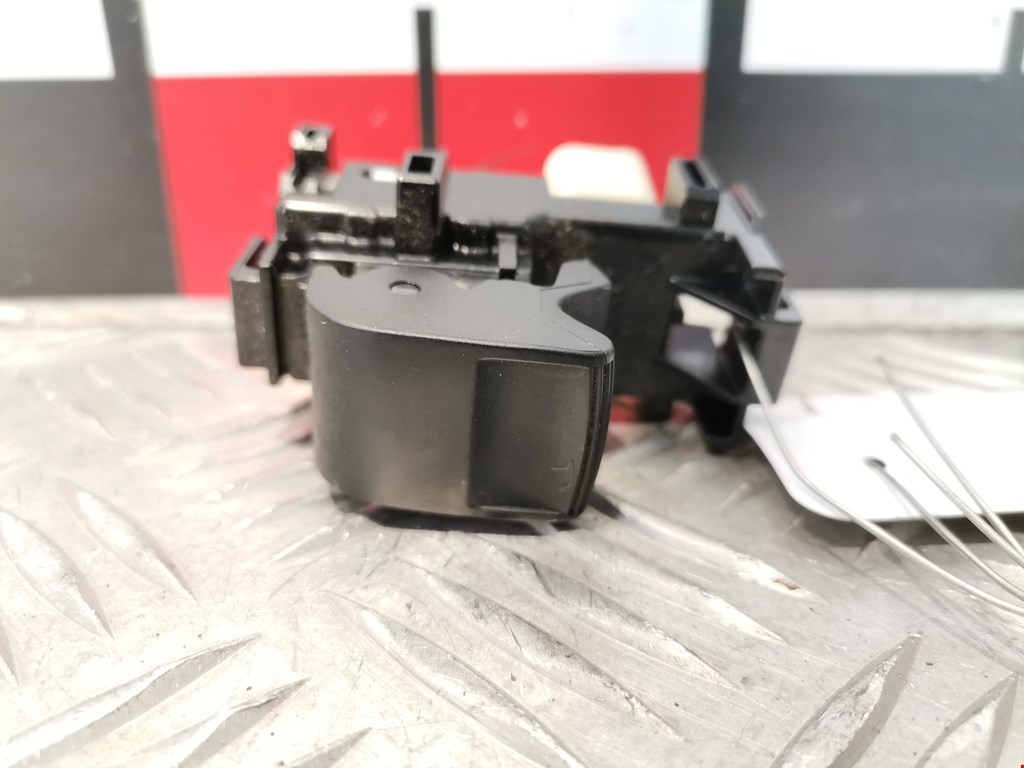 Кнопка стеклоподъемника TOYOTA Camry XV40 2006-2011