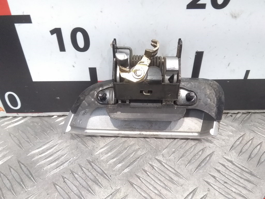 Ручка двери задней наружная левая INFINITI QX56/QX80 2004-2010