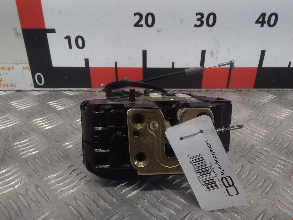 Замок двери задней правой INFINITI QX56/QX80 2004-2010