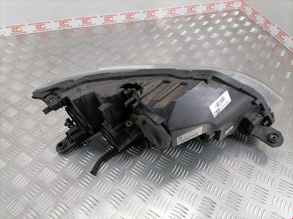 Фара левая SEAT Toledo 2012-2019