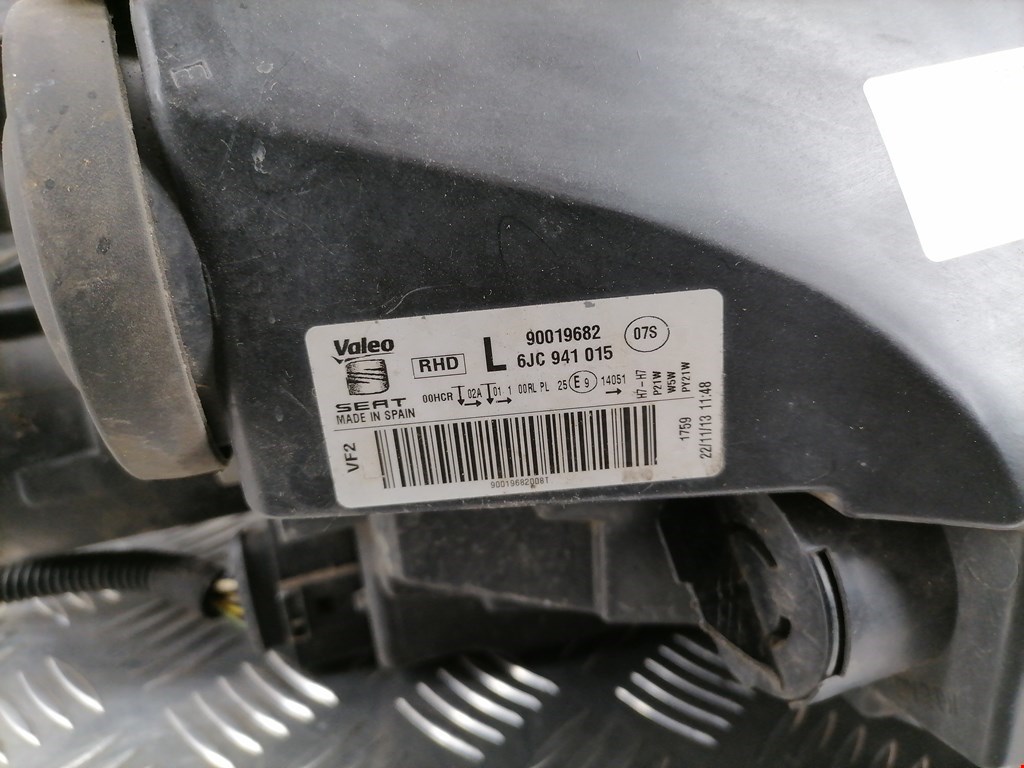 Фара левая SEAT Toledo 2012-2019