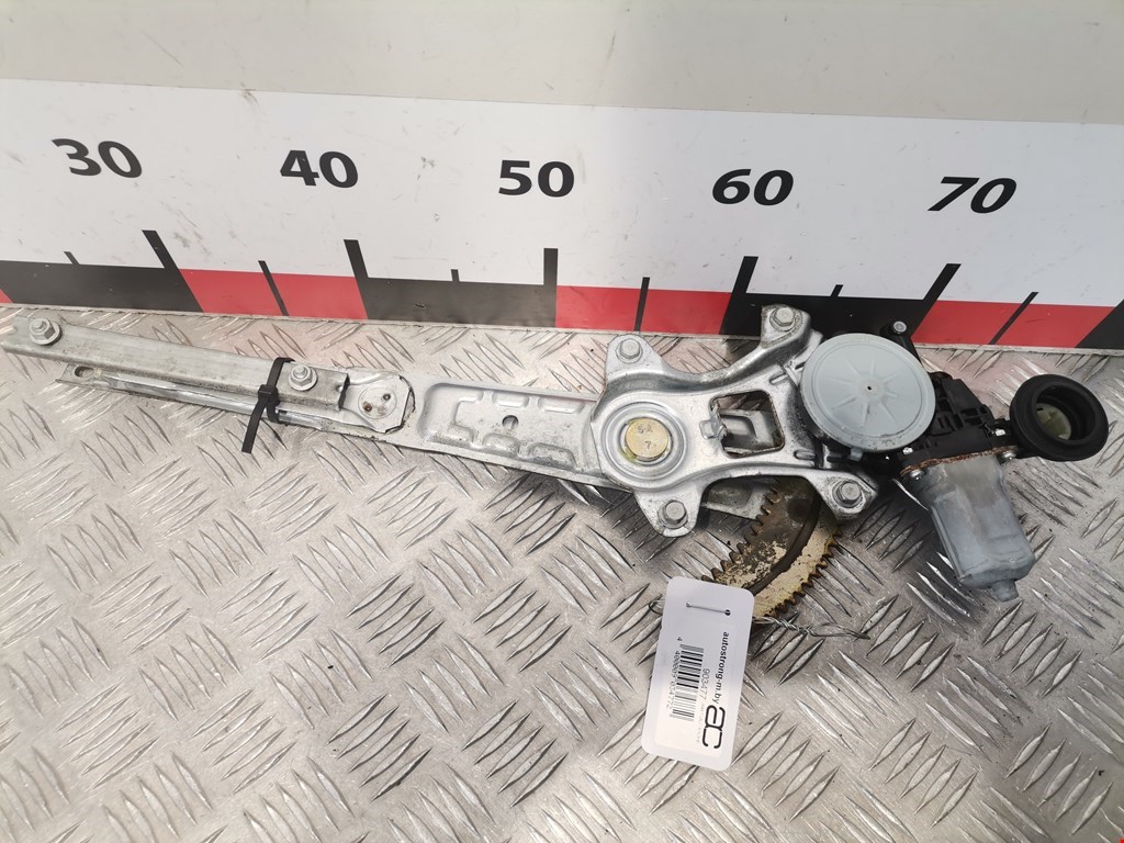 Стеклоподъемник задний правый INFINITI M 2005-2010