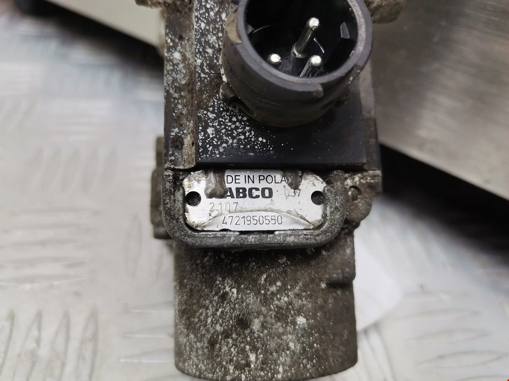 Кран ABS тормозной главный (распределитель) IVECO EuroCargo II 2003-2008