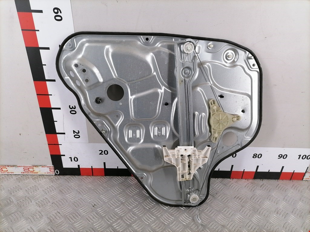 Стеклоподъемник задний правый HYUNDAI i30 2007-2012