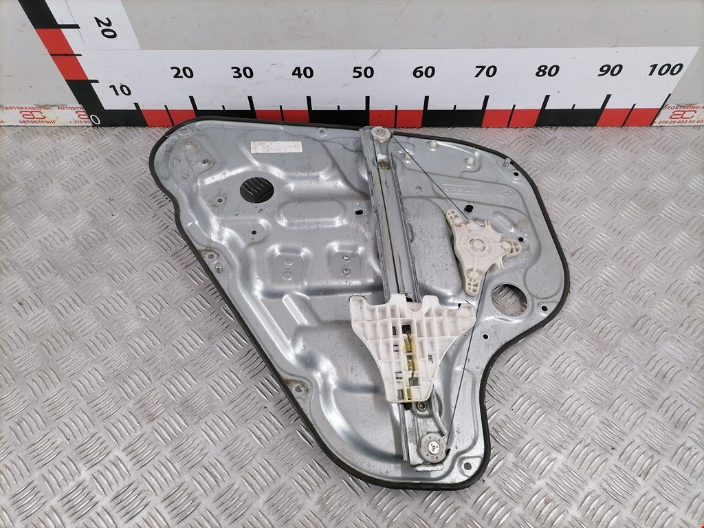 Стеклоподъемник задний правый HYUNDAI i30 2007-2012