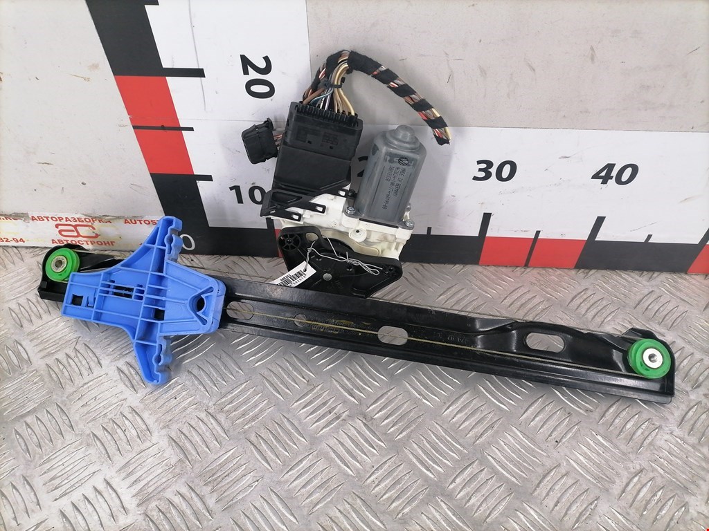 Стеклоподъемник задний левый VOLKSWAGEN Tiguan 2007-2016