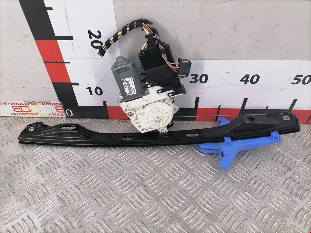 Стеклоподъемник задний левый VOLKSWAGEN Tiguan 2007-2016