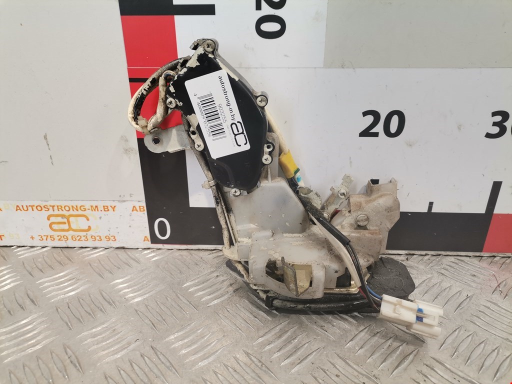 Замок двери задней левой LEXUS LS UCF20 1997-2000