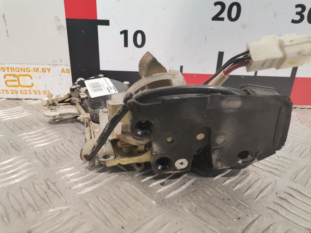 Замок двери задней левой LEXUS LS UCF20 1997-2000