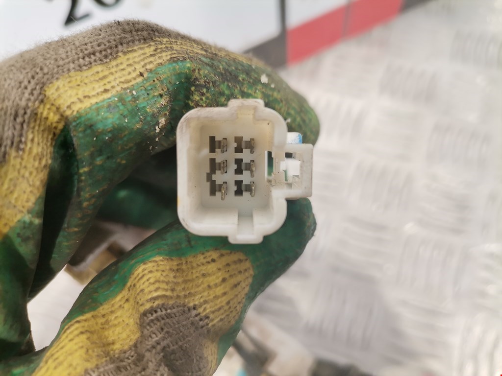 Замок двери задней левой LEXUS LS UCF20 1997-2000