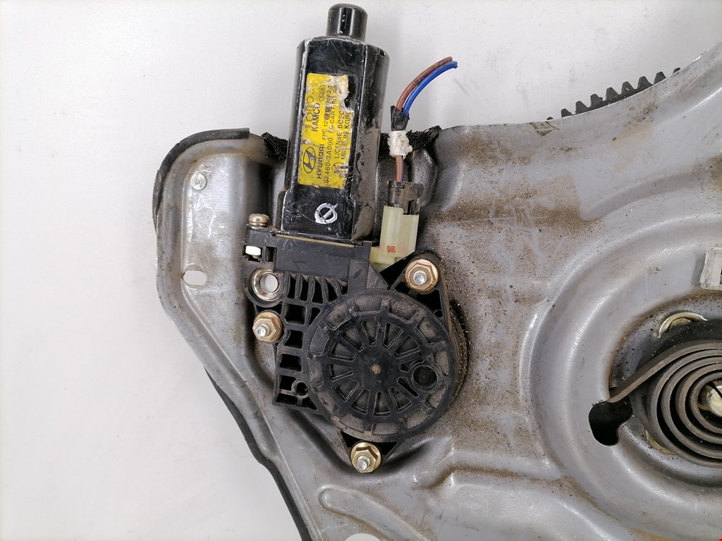 Стеклоподъемник передний правый HYUNDAI Trajet 1999-2008