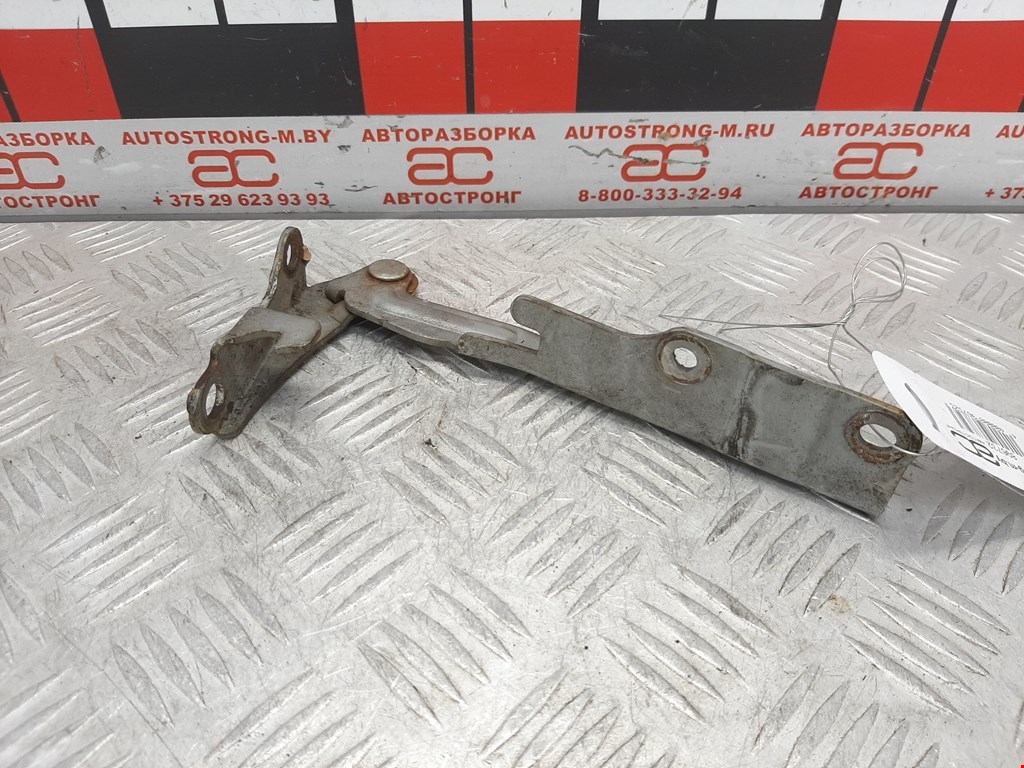 Петля капота левая/правая NISSAN Primera P10 1990-1996