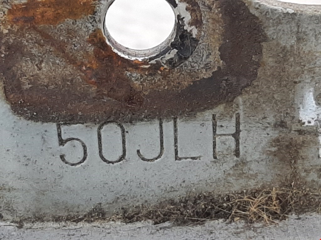 Петля капота левая/правая NISSAN Primera P10 1990-1996