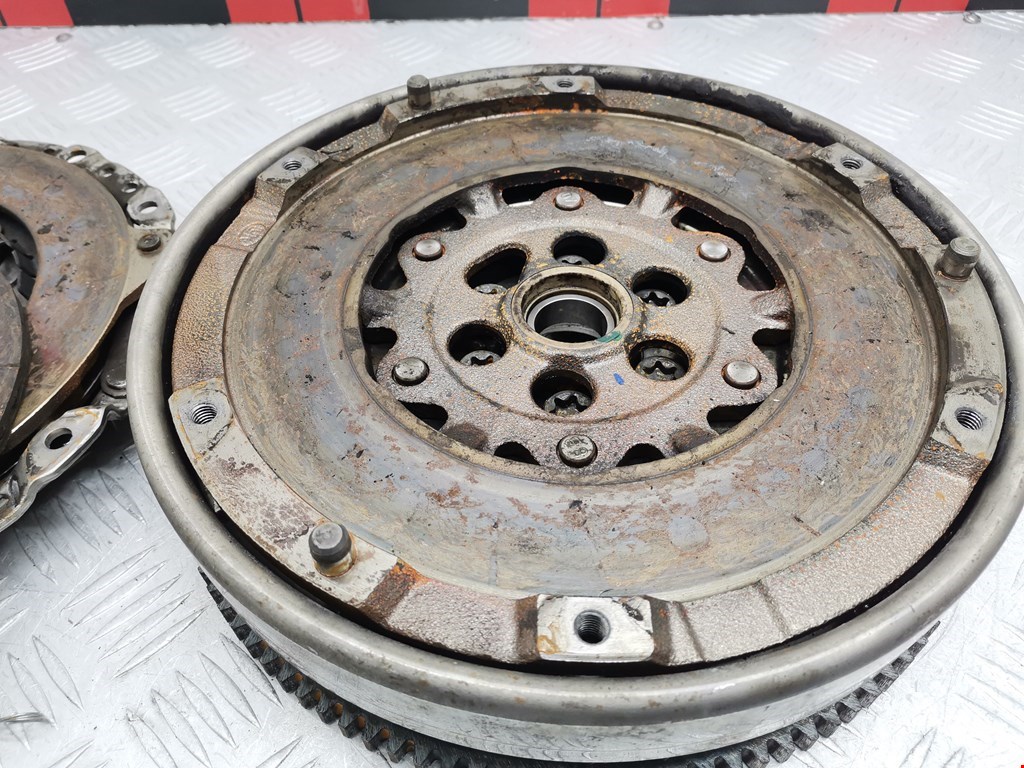 Маховик (демпфер сцепления) BMW 1er E81\E87 2004-2011