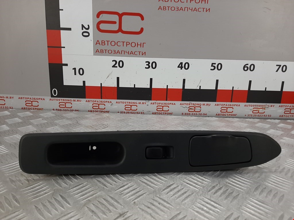 Кнопка стеклоподъемника MITSUBISHI Space Wagon N8,N9 1998-2004