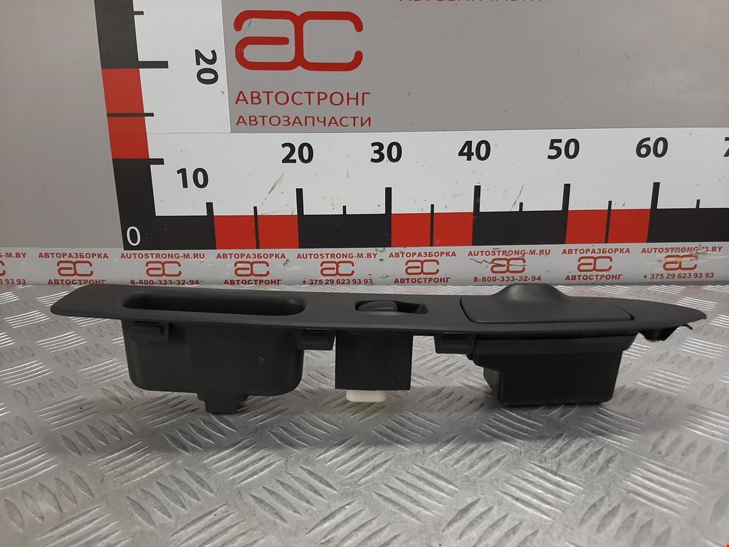 Кнопка стеклоподъемника MITSUBISHI Space Wagon N8,N9 1998-2004