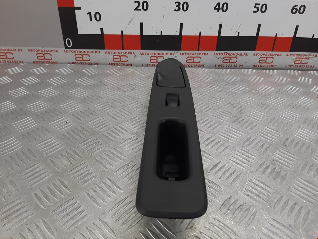 Кнопка стеклоподъемника MITSUBISHI Space Wagon N8,N9 1998-2004