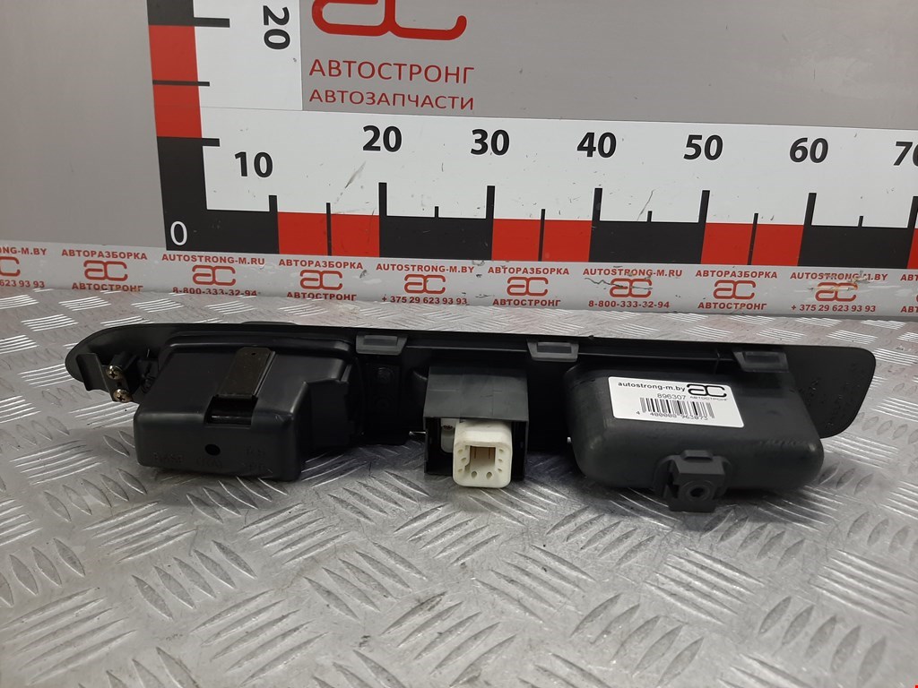 Кнопка стеклоподъемника MITSUBISHI Space Wagon N8,N9 1998-2004