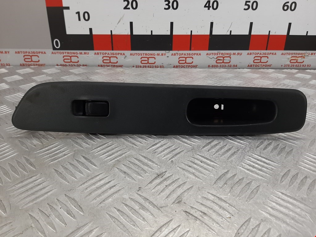 Кнопка стеклоподъемника MITSUBISHI Space Wagon N8,N9 1998-2004