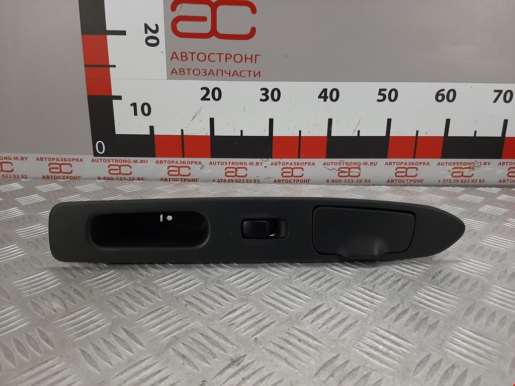 Кнопка стеклоподъемника MITSUBISHI Space Wagon N8,N9 1998-2004