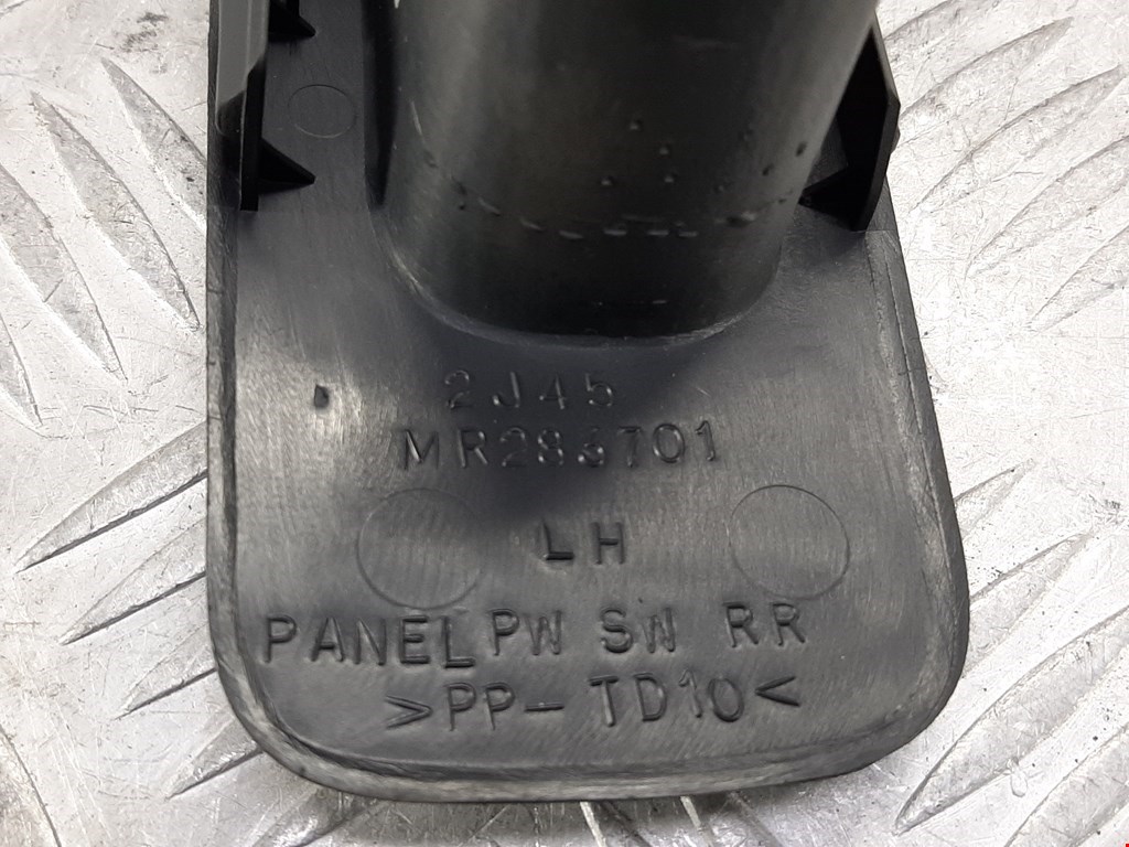 Кнопка стеклоподъемника MITSUBISHI Space Wagon N8,N9 1998-2004