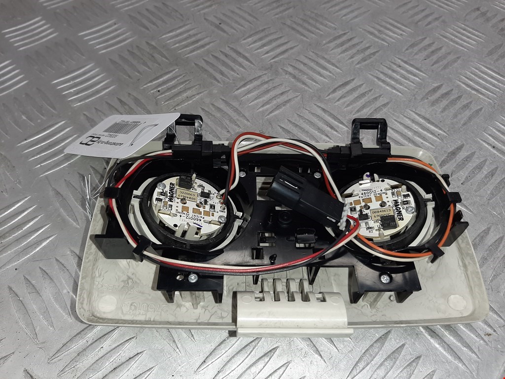 Плафон салонный (салона фонарь) DODGE Journey 2008-2020