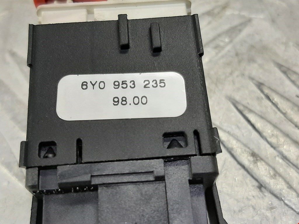 Кнопка аварийной сигнализации (аварийки) SKODA Fabia MK1 1999-2006